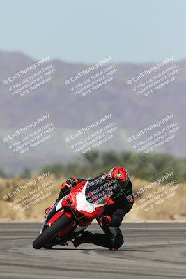 media/Oct-13-2025-Moto Forza (Mon) [[a66d839500]]/3-B Group/Session 3 (Turn 16)/